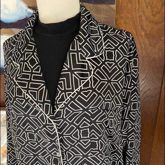 Silky sleep shirt- PJS- PREPPY- classic comfortable - Picture 3 of 3